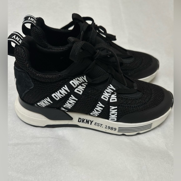 DKNY
Nash low-top lace-up sneakers🍁 - Picture 6 of 11